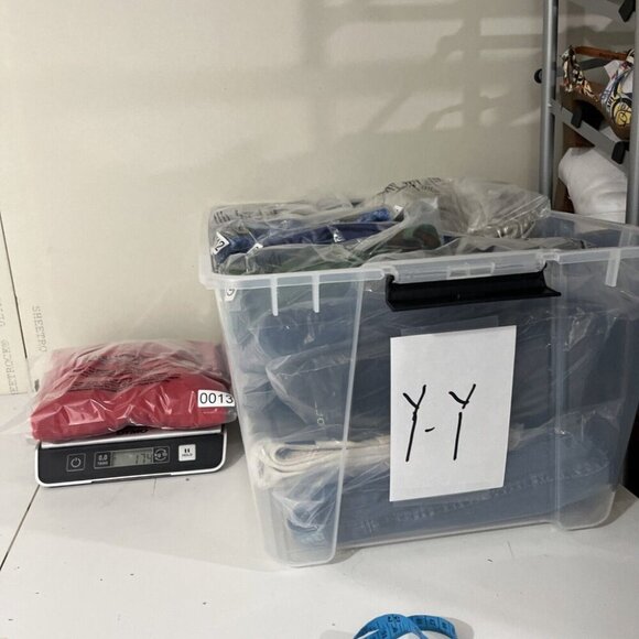 Lord & Taylor Cashmere Red V-Neck Sweater Women's Size M - Picture 8 of 8